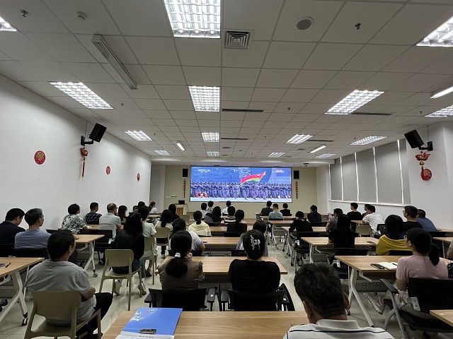 加拿大28计划
组织师生收看纪念中国人民抗日战争暨世界反法西斯战争胜利80周年大会